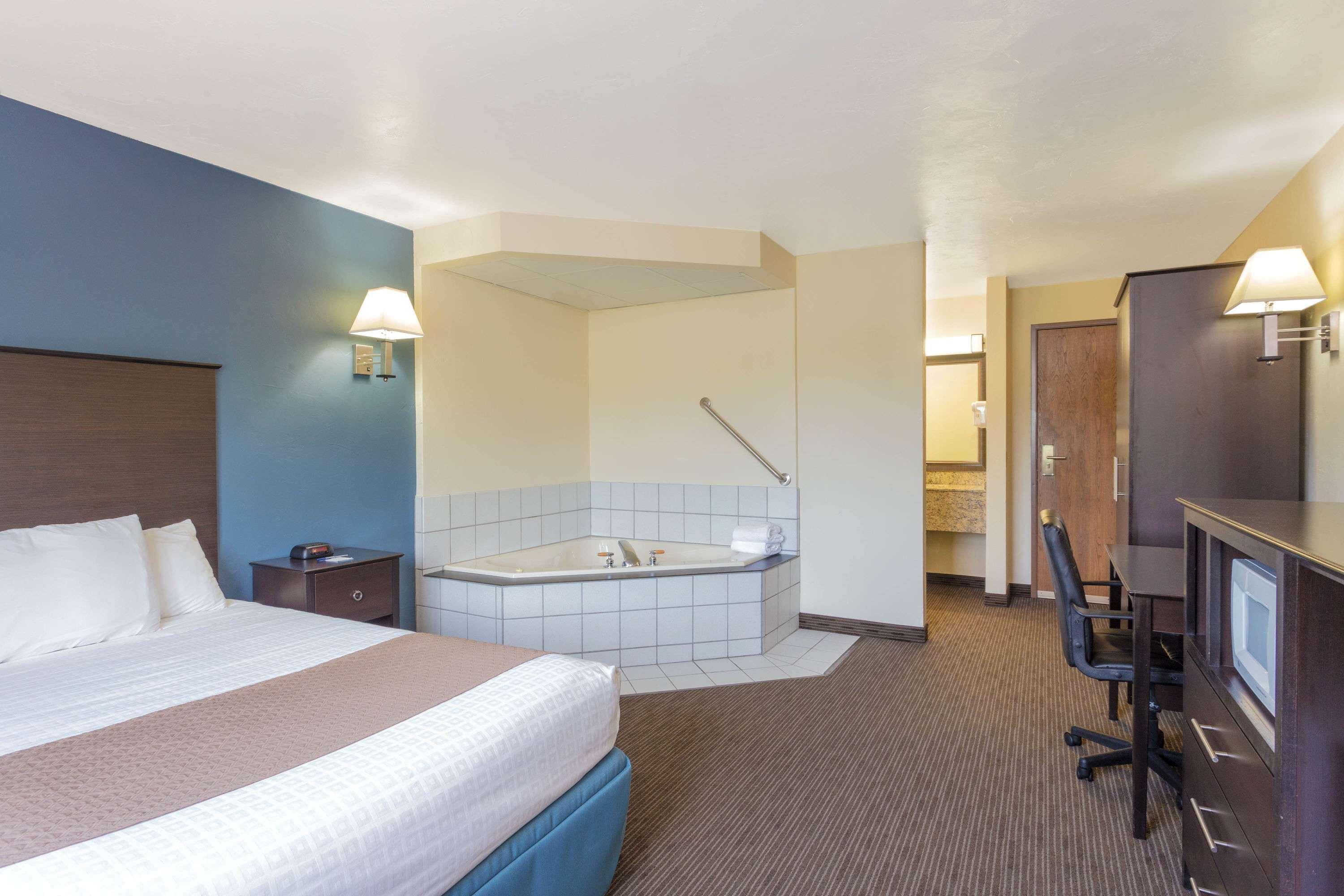 Americinn By Wyndham Green Bay West Екстериор снимка