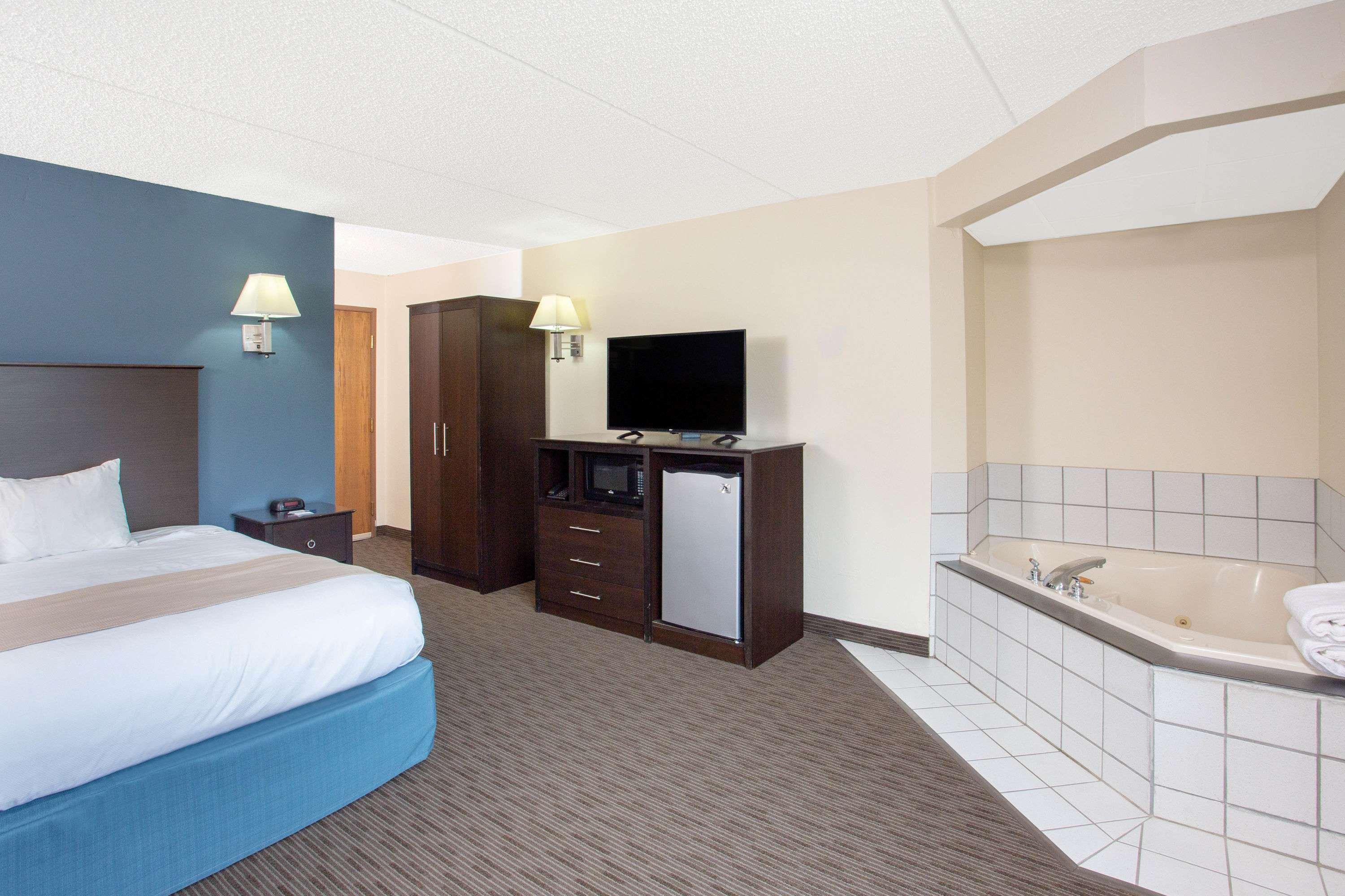 Americinn By Wyndham Green Bay West Екстериор снимка